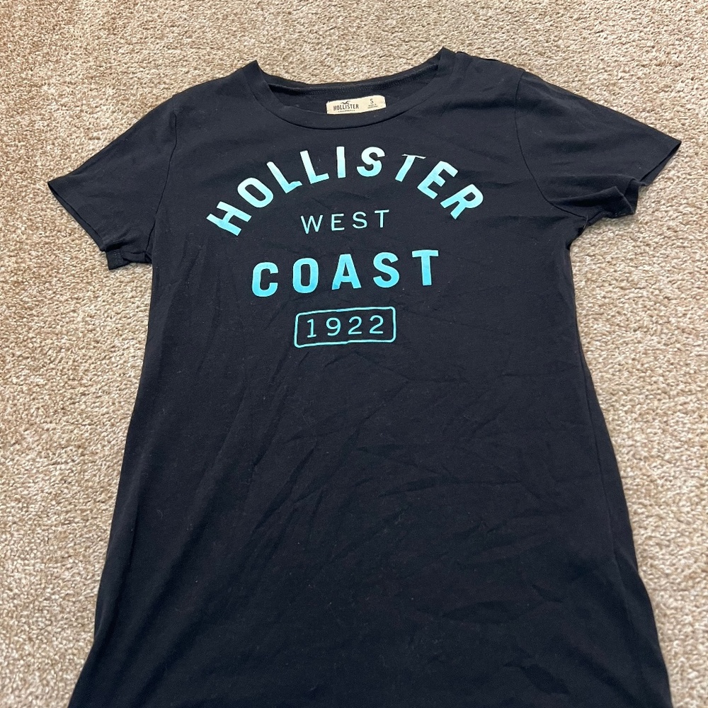 Black Hollister shirt